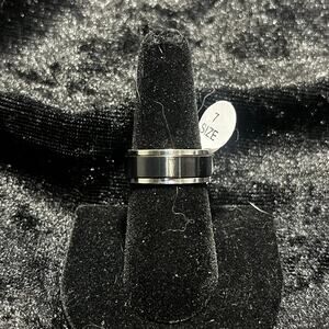Black and silver fidget ring